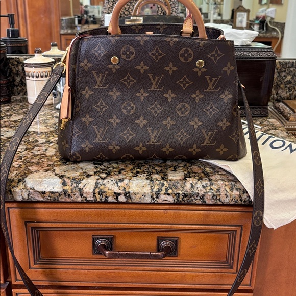 Montaigne MM - M41056
LV Brown Monogram Crossbody
Brand New Looks - Picture 9 of 11